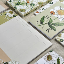 Load image into Gallery viewer, Weekly Planner A4 - Spring Blossom