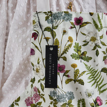 Load image into Gallery viewer, Apron - Cottage Garden Ivory