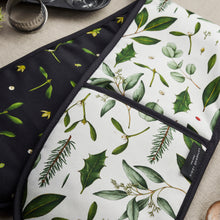 Load image into Gallery viewer, Christmas Oven Glove - Greenery / Mistletoe